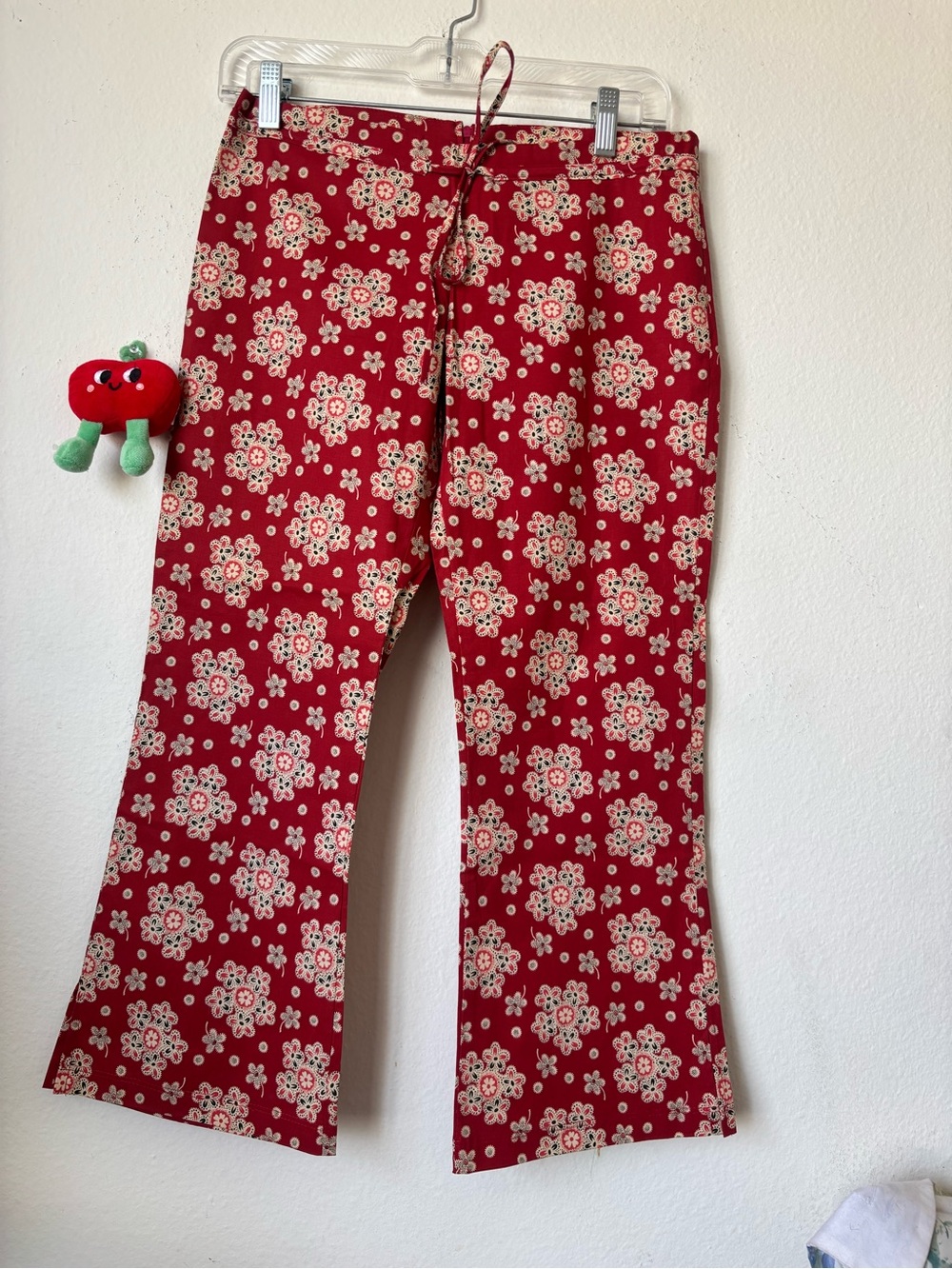Vintage Boho Forever 21 Capri flared Floral pants Ties in the front